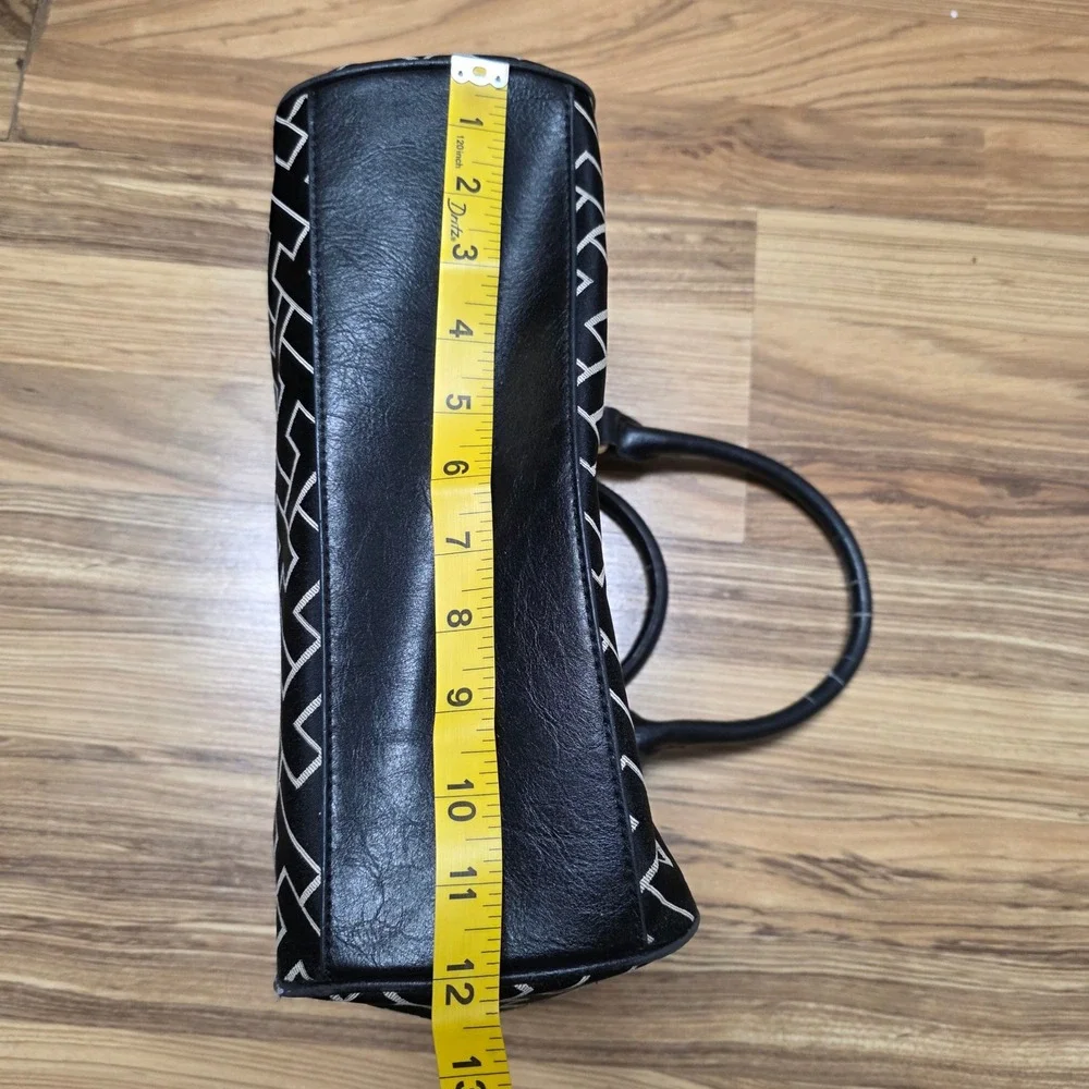 Tommy Hilfiger‎ Satchel Handbag Purse Black White Geometric Print Faux Leather